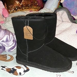 Black genuine leather boots